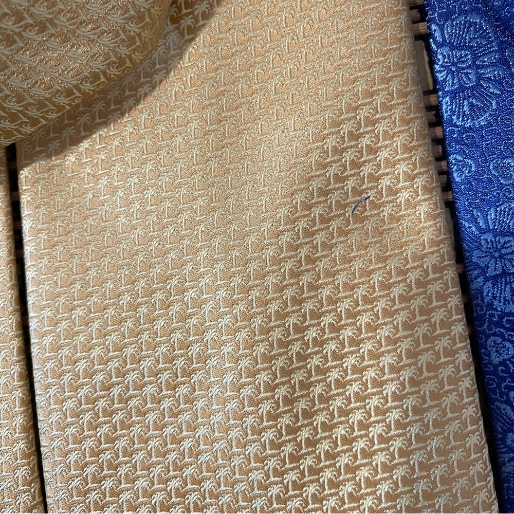 Tommy Bahama Silk Tie Bundle 100% Silk Yellow Geometric Blue Floral Neckties‎ - Picture 6 of 6